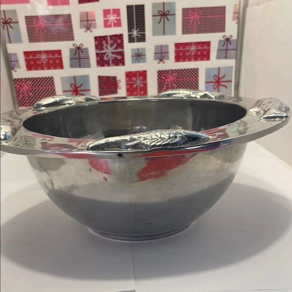 Silver Fish Motif Cookware Bowl - Picture 15 of 17